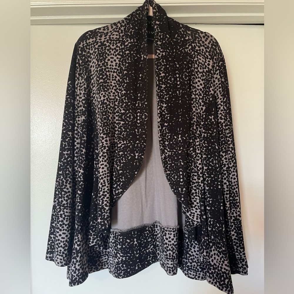 NWOT Lyses’-Animal Print Open Front Cardigan